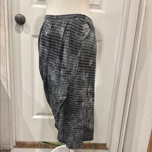 Jessica Simpson Gray Ruched Bubble Midi Skirt